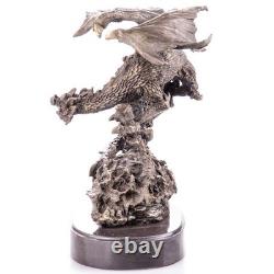 Sculpture Dragon en bronze sur un socle en marbre noir d'après Milo