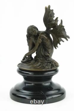 Sculpture Elfe en bronze sur un socle en marbre noir d'après Milo