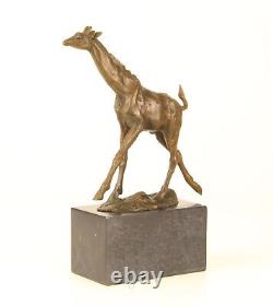 Sculpture En Bronze D'une Girafe Sur Un Marbre Noir Vintage