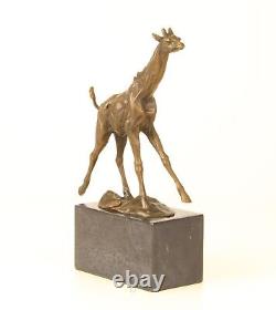 Sculpture En Bronze D'une Girafe Sur Un Marbre Noir Vintage