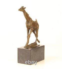 Sculpture En Bronze D'une Girafe Sur Un Marbre Noir Vintage