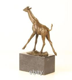 Sculpture En Bronze D'une Girafe Sur Un Marbre Noir Vintage