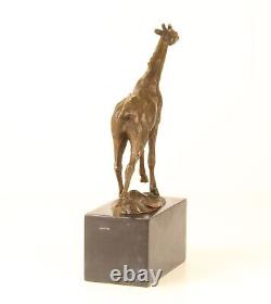 Sculpture En Bronze D'une Girafe Sur Un Marbre Noir Vintage