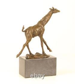 Sculpture En Bronze D'une Girafe Sur Un Marbre Noir Vintage