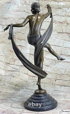 Sculpture En Bronze De Danseuse Avec Ruban De Beauté Signé Sur Socle En Marbre