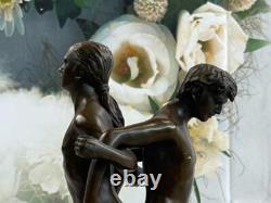Sculpture En Bronze De Deux Hommes Gays En Marbre Nu Signée Et Artisanale