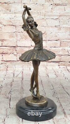 Sculpture En Bronze De Prima Ballerine Signée En Patine Marron Sur Marbre