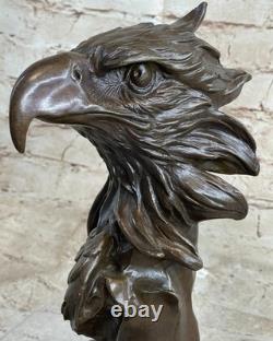 Sculpture En Bronze Marbré Milo Américain Signée Sur Branche D'Arbre À Vendre