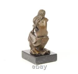 Sculpture Femme Assise en bronze sur un socle en marbre noir d'après Milo Sculpture Femme Assise en bronze sur un socle en marbre noir d'après Milo