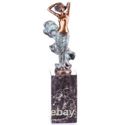 Sculpture Femme coloré en bronze sur un socle en marbre noir d'après Milo