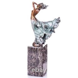 Sculpture Femme coloré en bronze sur un socle en marbre noir d'après Milo