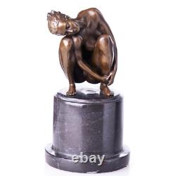 Sculpture Femme nue en bronze Assise sur un marbre noir Art déco d'après Milo