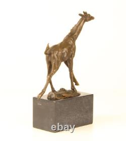 Sculpture Girafe Art déco en bronze sur un socle en marbre noir d'après Milo