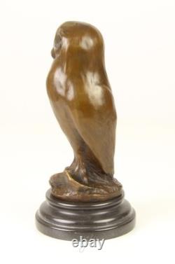 Sculpture Hibou en bronze moderne sur un socle en marbre noir d'après Milo