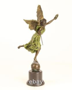 Sculpture La Victoire Ailé en bronze sur un socle en marbre d'après E. Barrias