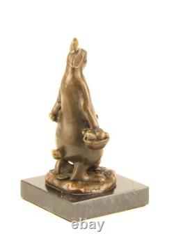 Sculpture Lapin de Pâques en bronze sur socle en marbre noir d'après Milo