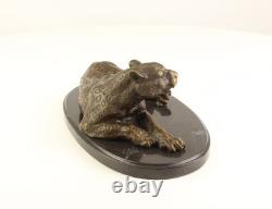 Sculpture Léopard en bronze sur un socle en marbre noir d'après Milo
