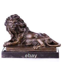 Sculpture Lion en bronze d'apés Barye Sur un Marbre noir Antique Signée