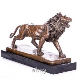 Sculpture Lion en bronze sur un socle en marbre noir d'après Lecourtier