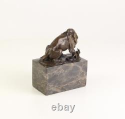 Sculpture Lion et Serpent en bronze sur un socle en marbre noir Signée