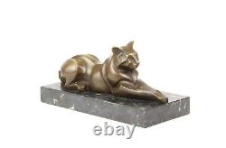 Sculpture Moderne En Bronze D'un Chat Incliné Sur Un Marbre Noir