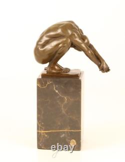 Sculpture Nageur en bronze Art déco sur un marbre noir d'après Milo