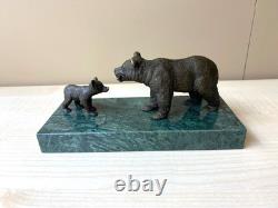 Sculpture Ours avec son Petit Ourson en bronze sur un marbre verte d'après Milo