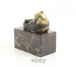 Sculpture Ours panda en bronze sur un marbre noir d'aorès Milo