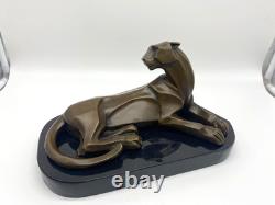 Sculpture Panthère moderne en bronze sur un socle en marbre noir d'après Milo