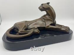 Sculpture Panthère moderne en bronze sur un socle en marbre noir d'après Milo
