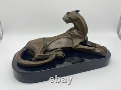 Sculpture Panthère moderne en bronze sur un socle en marbre noir d'après Milo