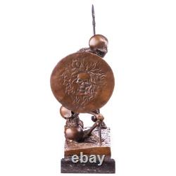 Sculpture Squelette bronze avec lance et bouclier sur un marbre Daprès Milo