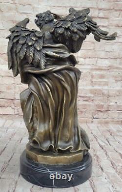 Sculpture Statue En Bronze Marbré D'Un Grand Ange Musclé Signé Avec Un Enfant