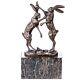 Sculpture Bronze De Deux Lièvres Combattant Sur Un Marbre Vintage D'après Nick