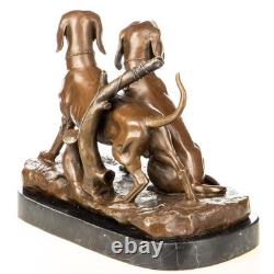 Sculpture chiens de chasse en bronze sur un socle en marbre noir d'après A. Cain