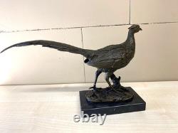 Sculpture d'un Faisan en bronze sur un socle en marbre noir Signée