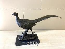 Sculpture d'un Faisan en bronze sur un socle en marbre noir Signée