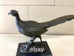 Sculpture d'un Faisan en bronze sur un socle en marbre noir Signée