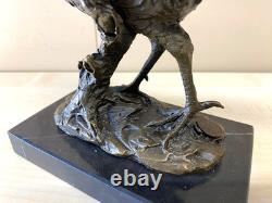 Sculpture d'un Faisan en bronze sur un socle en marbre noir Signée