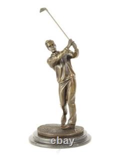 Sculpture d'un Golfeur en bronze sur un socle en marbre noir d'après Milo