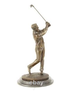 Sculpture d'un Golfeur en bronze sur un socle en marbre noir d'après Milo