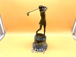 Sculpture d'une Dame golfeur en bronze sur un marbre D'après Milo