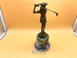 Sculpture d'une Dame golfeur en bronze sur un marbre D'après Milo