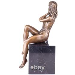 Sculpture d'une femme À Semi-Nue en bronze sur un marbre noir d'après Milo