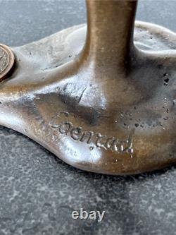 Sculpture de cerf Art Déco en bronze patiné signé Coenrad sur socle effet marbre