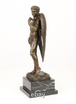 Sculpture du David Ailé en bronze sur un socle en marbre d'après Michel Angelo