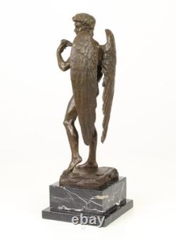 Sculpture du David Ailé en bronze sur un socle en marbre d'après Michel Angelo