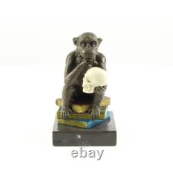 Sculpture du Singe Darwin Philosophite en bronze sur un socle en marbre signée