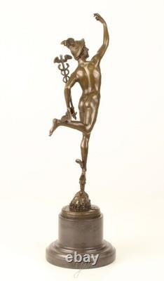 Sculpture en bronze Mercure sur un socle en marbre noir d'après Giambologna