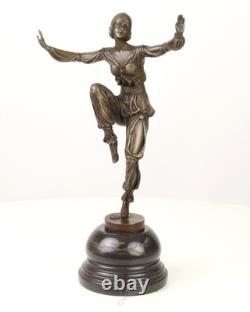 Sculpture en bronze Shéhérazade sur un socle en marbre noir D'après A. Laurel